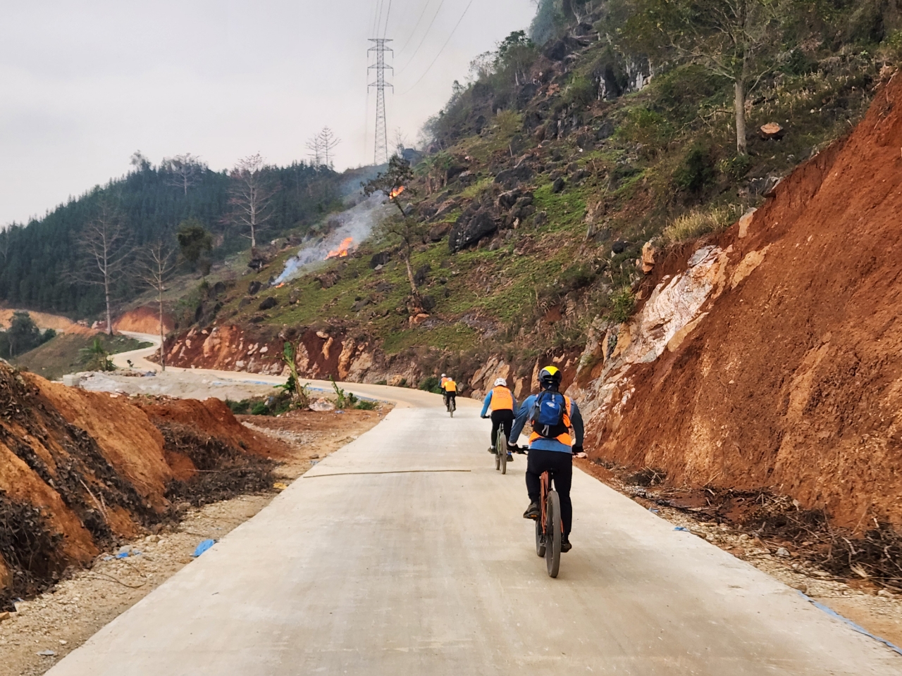 Northeast MTB Expedition – Conquer the Roads of Mong Cai, Cao Bang, and Ha Giang 15 Days